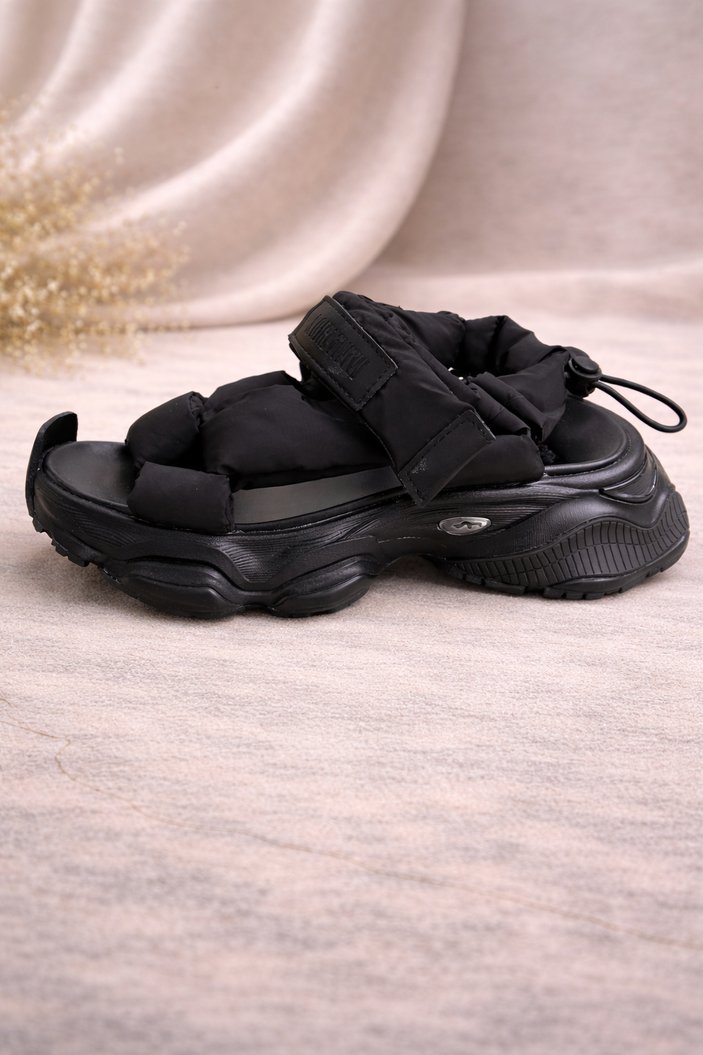 SANDAL