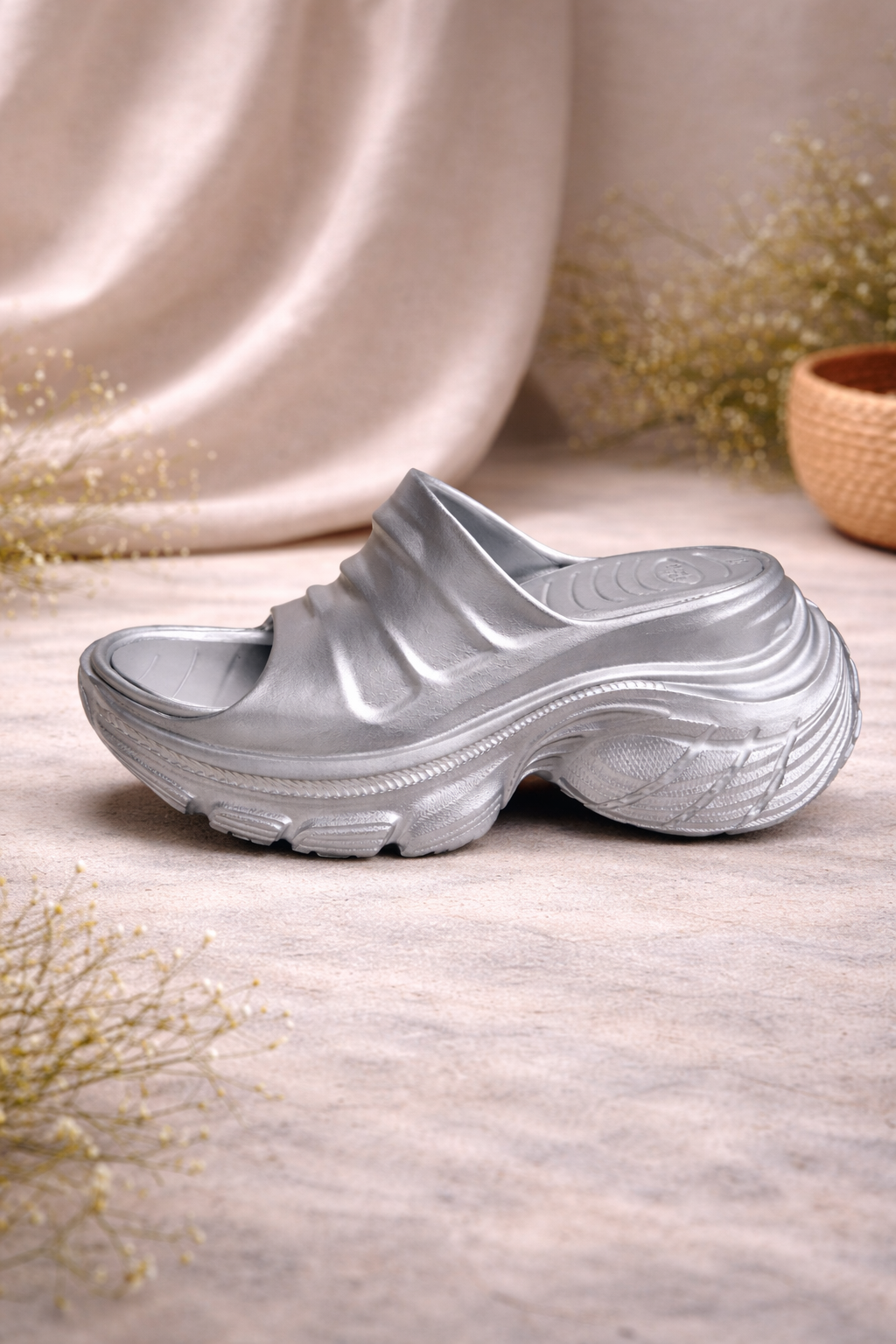 SLIPPER
